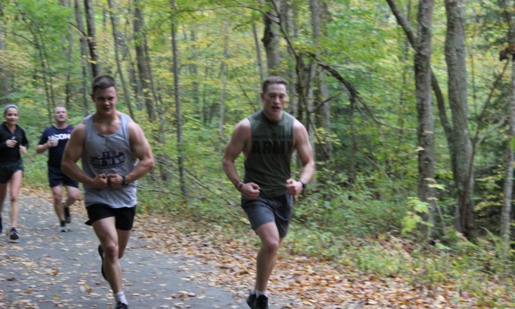 Cadets pushing through the middle of the race
